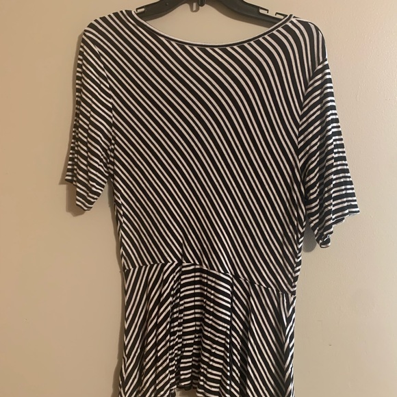 3/$32 Apt. 9 Sz PXL short-sleeved, black/white striped, peplum hem top. - Picture 2 of 5